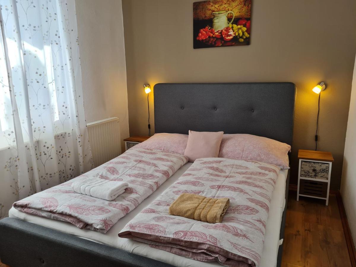 Fertodi Kuria Vendeghaz Hotel ภายนอก รูปภาพ